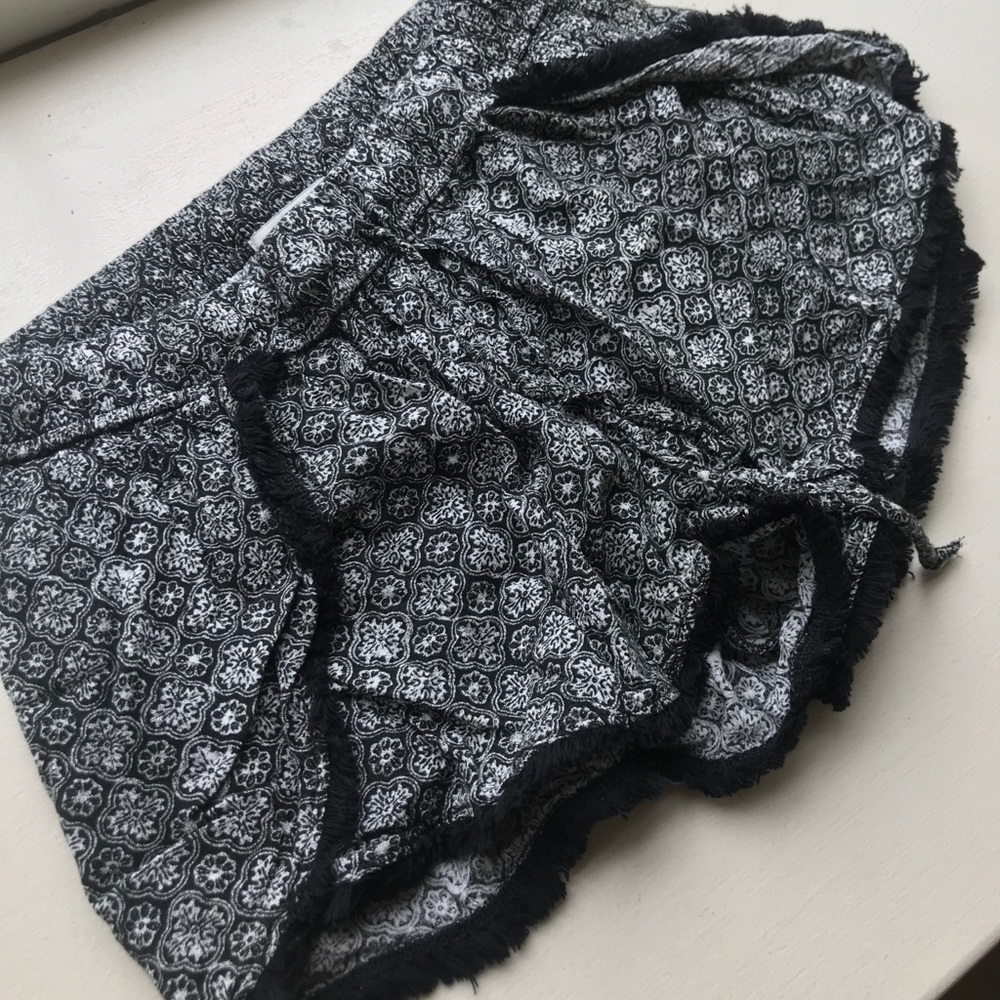 American Eagle Flowy Short size S
